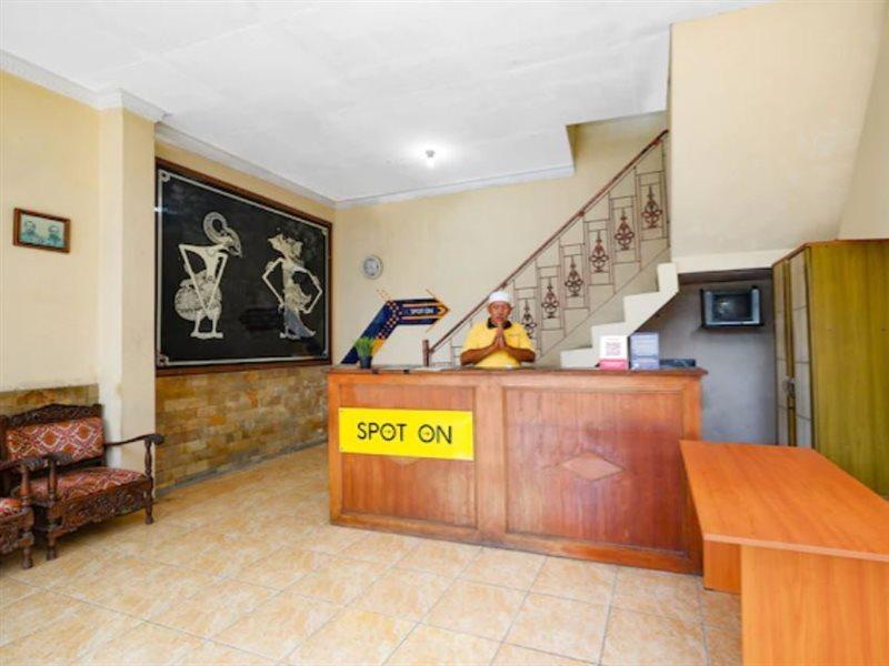 Spot On 2011 Hotel Mekar Sari Solo Extérieur photo