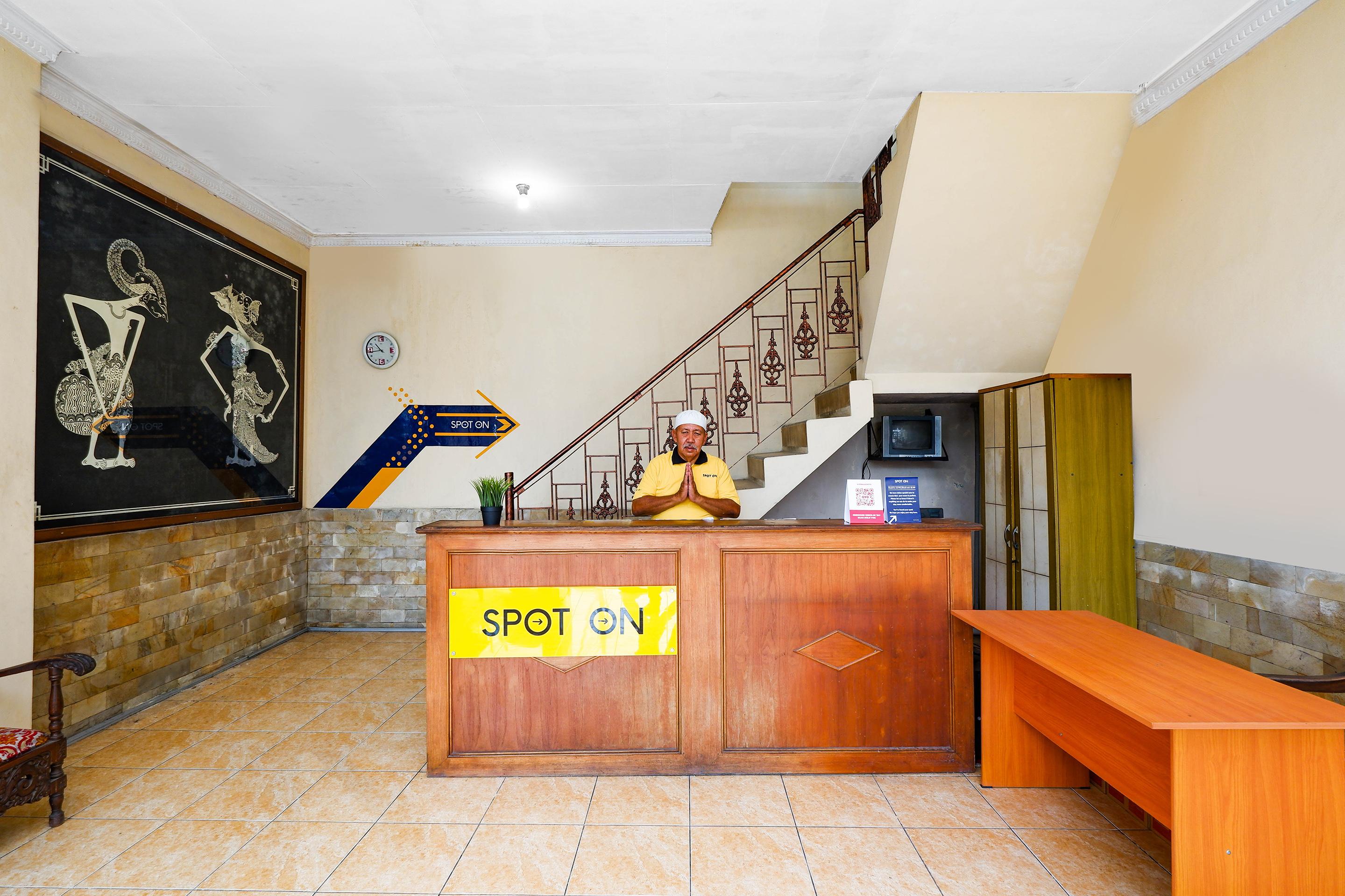 Spot On 2011 Hotel Mekar Sari Solo Extérieur photo