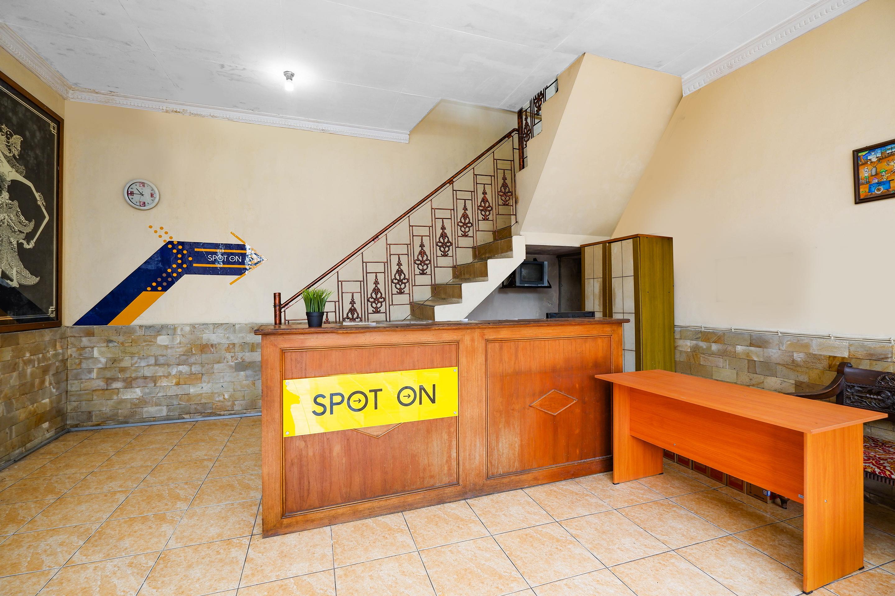 Spot On 2011 Hotel Mekar Sari Solo Extérieur photo