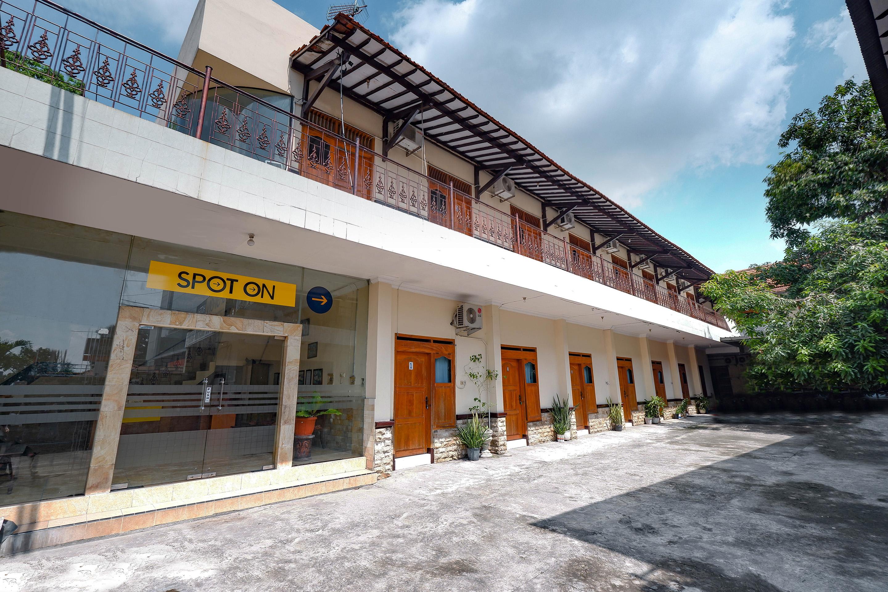 Spot On 2011 Hotel Mekar Sari Solo Extérieur photo